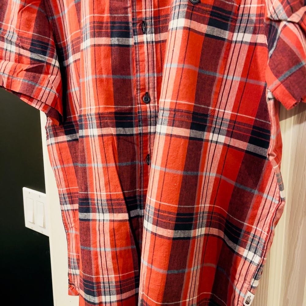 The North Face Red and White Casual Button Down Shirt - Picture 4 of 5